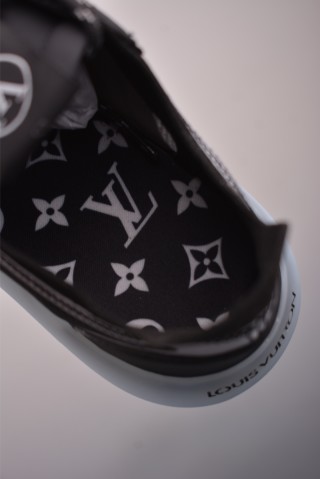 Louis Vuitton Trainer Skate Sneaker Low view 9