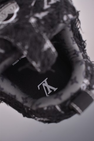 Louis Vuitton Trainer Skate Sneaker Low view 29