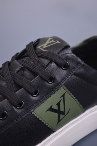 Louis Vuitton Trainer Sneaker Low 3D view 7
