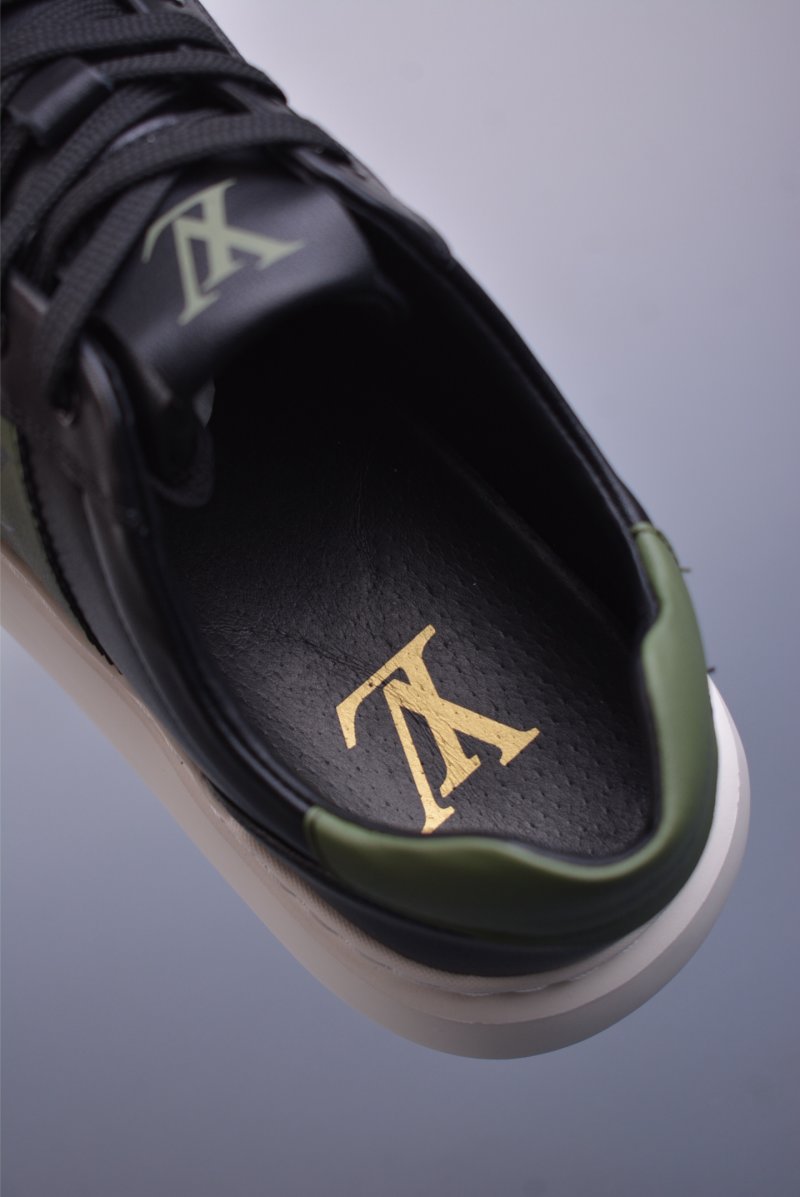 Louis Vuitton Trainer Sneaker Low 3D view