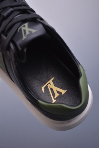 Louis Vuitton Trainer Sneaker Low 3D view 9