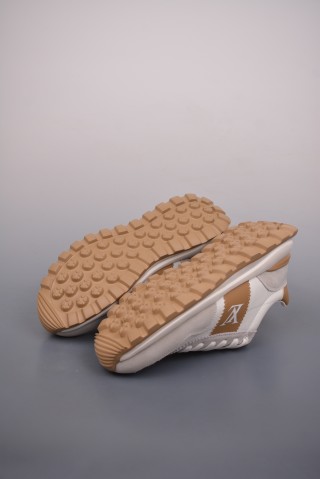 Louis Vuitton Trainer Sneaker Low 3D view 12