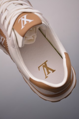 Louis Vuitton Trainer Sneaker Low 3D view 18