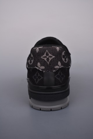 Louis Vuitton Trainer Sneaker Low LV view 4