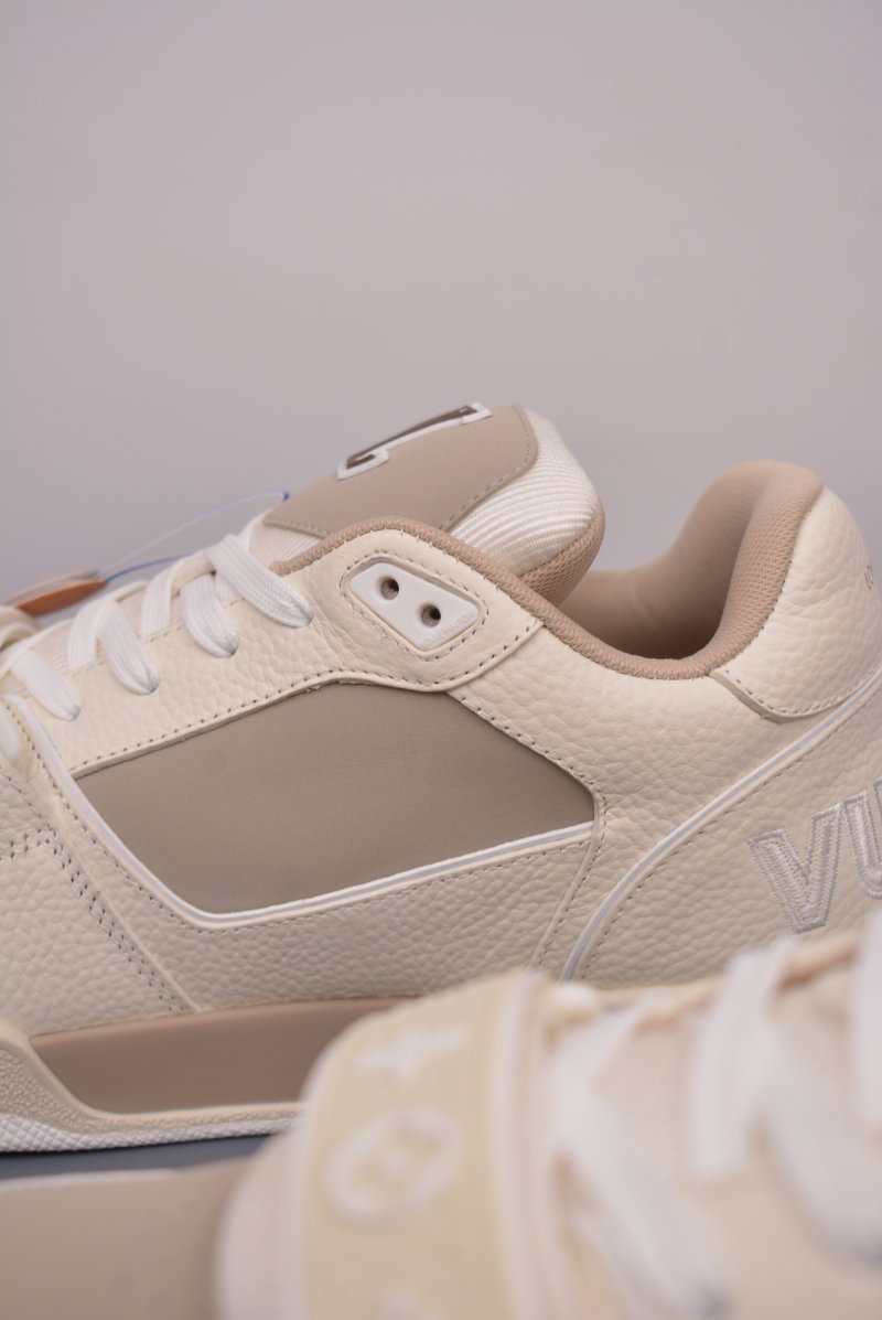 Louis Vuitton Trainer Sneaker Low Monogram view