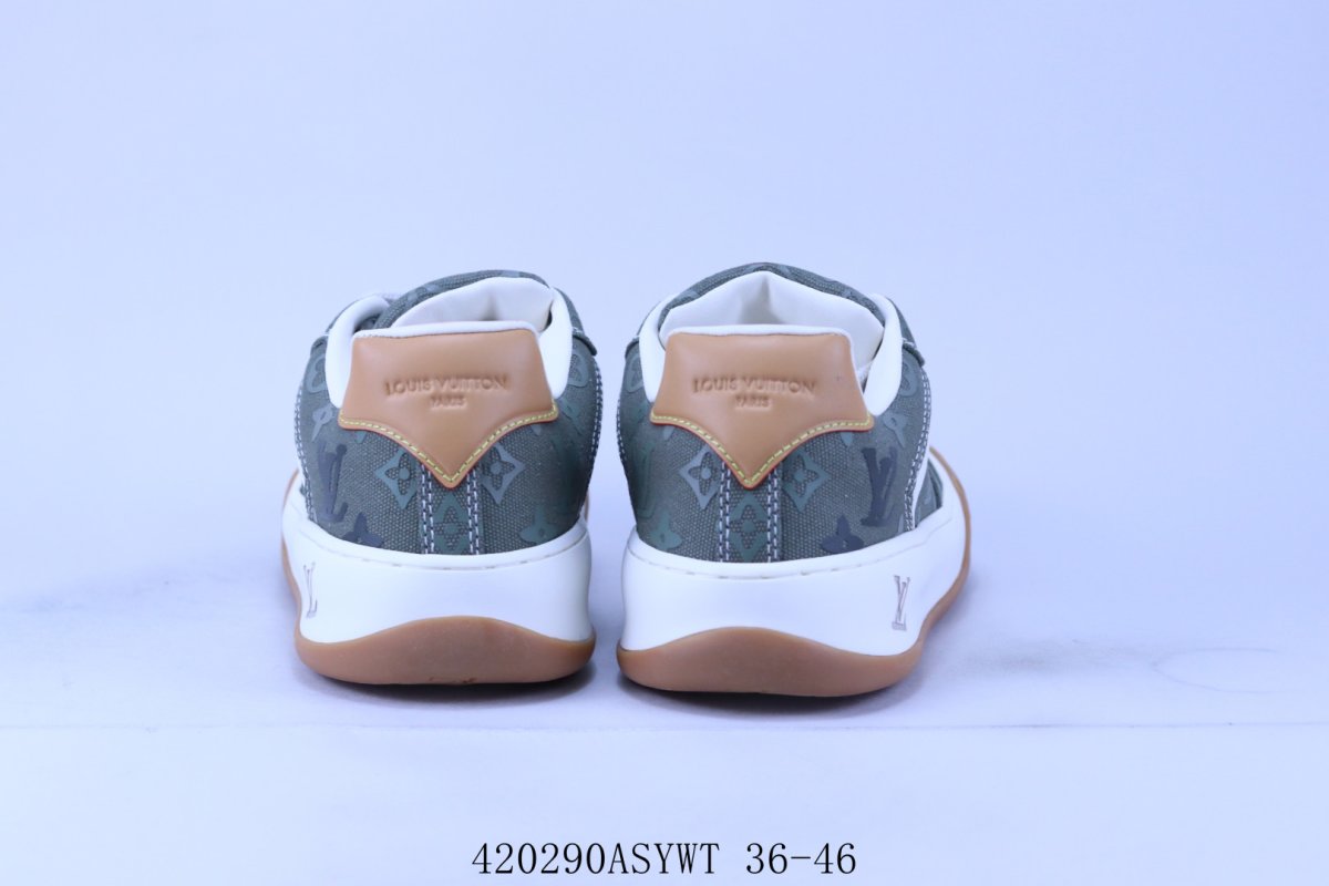 Louis Vuitton Tilted view