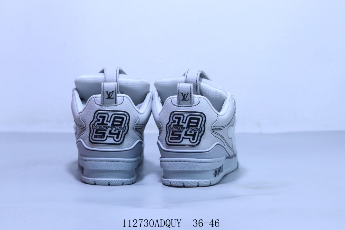 Louis Vuitton Trainer Sneaker Low view