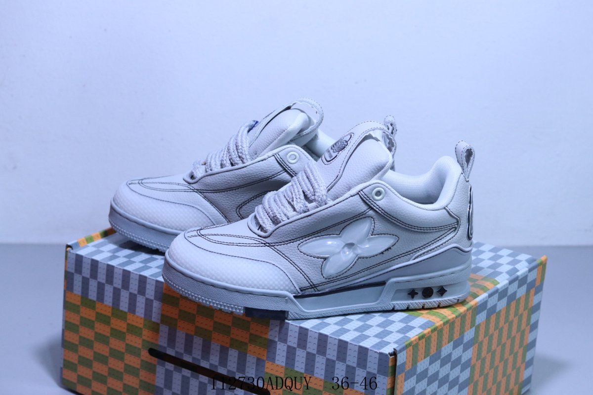 Louis Vuitton Trainer Sneaker Low view
