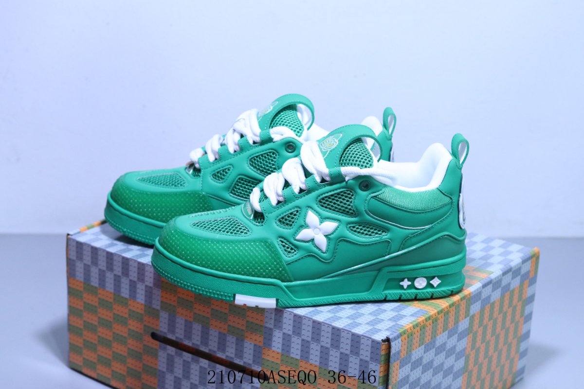 Louis Vuitton Trainer Sneaker Low view