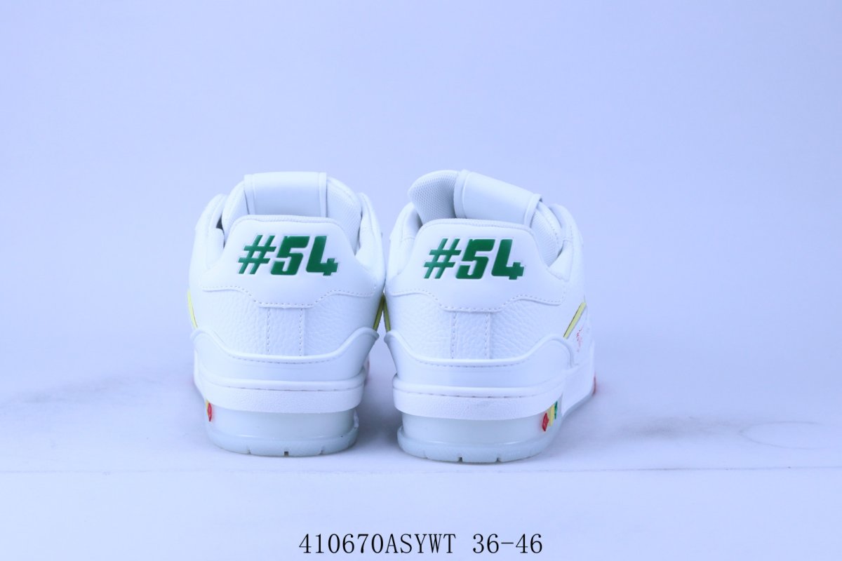 Louis Vuitton Trainer Sneaker Low view