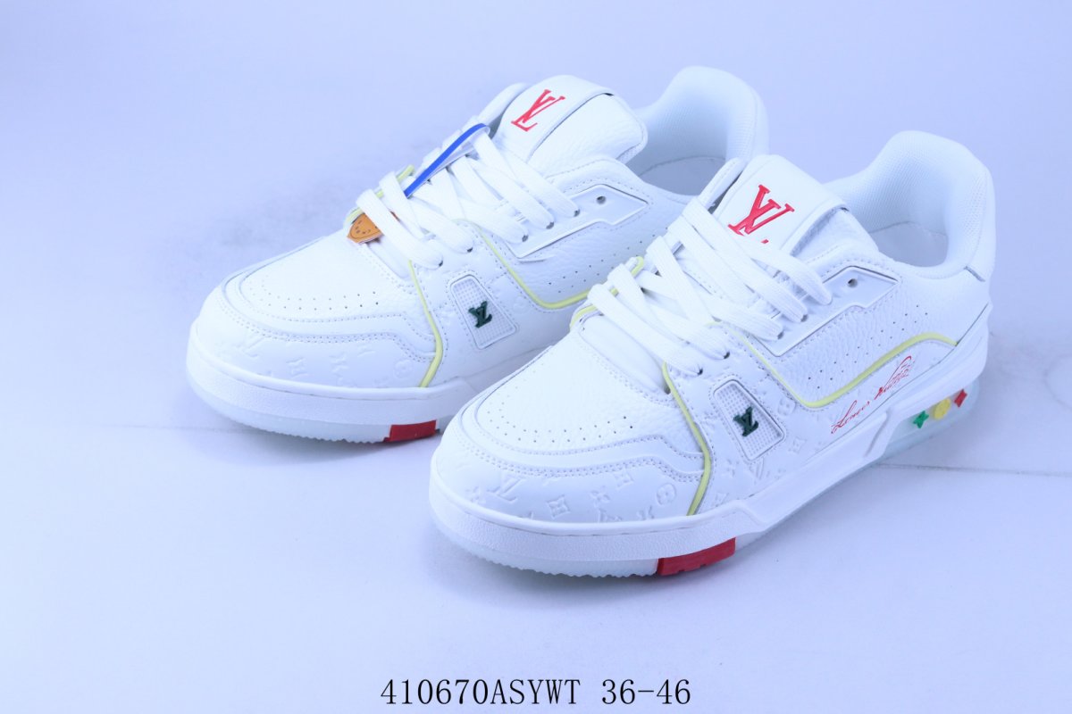 Louis Vuitton Trainer Sneaker Low view