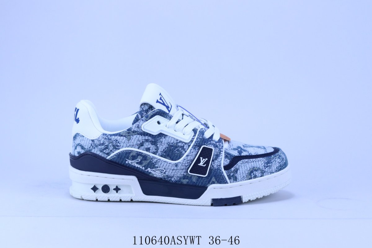 Louis Vuitton Trainer Sneaker Low view