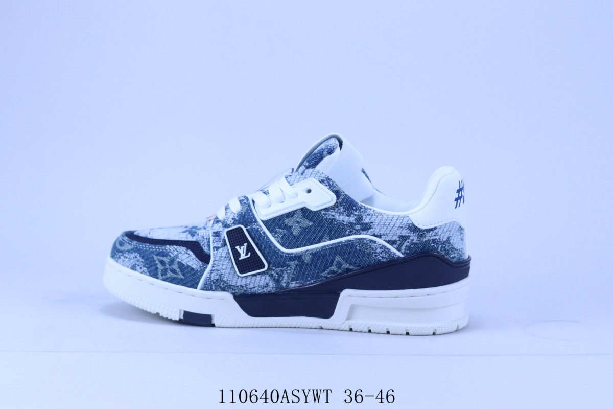 Louis Vuitton Trainer Sneaker Low view
