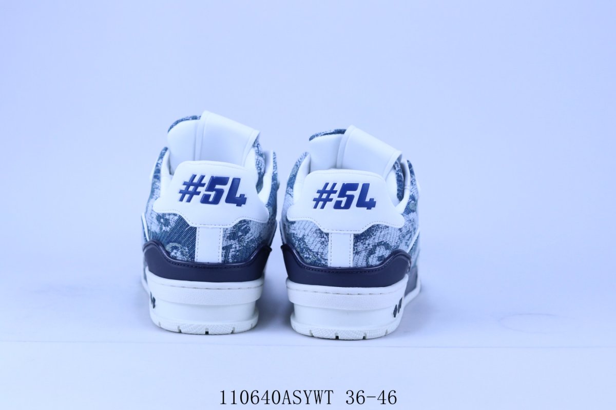 Louis Vuitton Trainer Sneaker Low view