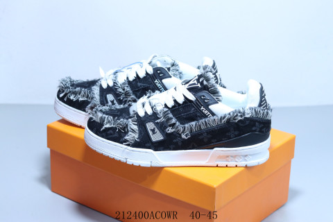 Louis Vuitton Trainer Sneaker Low view 1