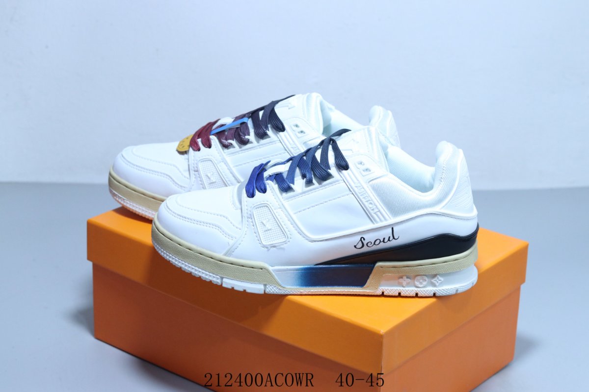 Louis Vuitton Trainer Sneaker Low view