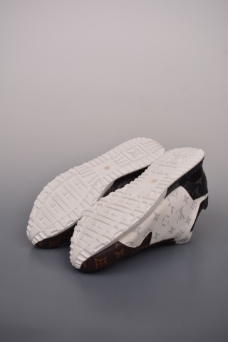 Louis Vuitton LV Trainer Sneaker Run Away 'Black / White / Grey / Brown' view 3
