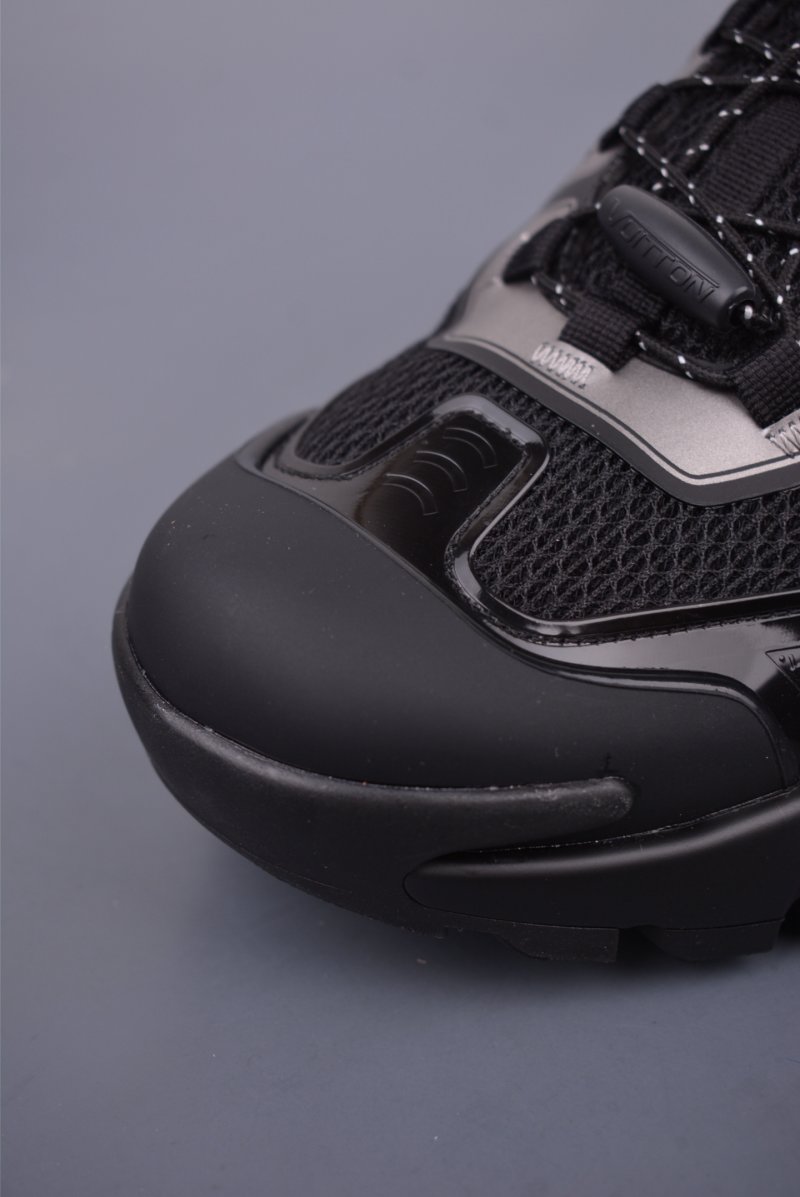 Louis Vuitton Runner Tatic view