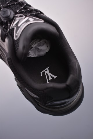 Louis Vuitton Runner Tatic view 9