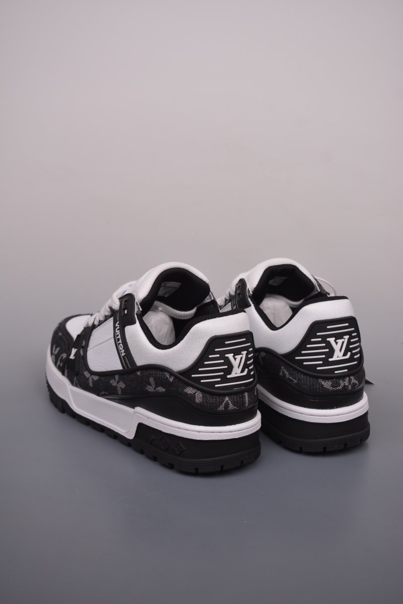 Louis Vuitton Trainer Maxi view