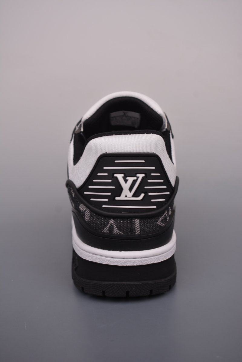 Louis Vuitton Trainer Maxi view
