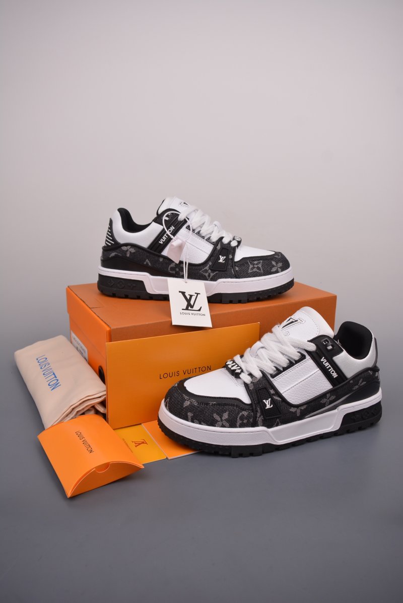 Louis Vuitton Trainer Maxi view