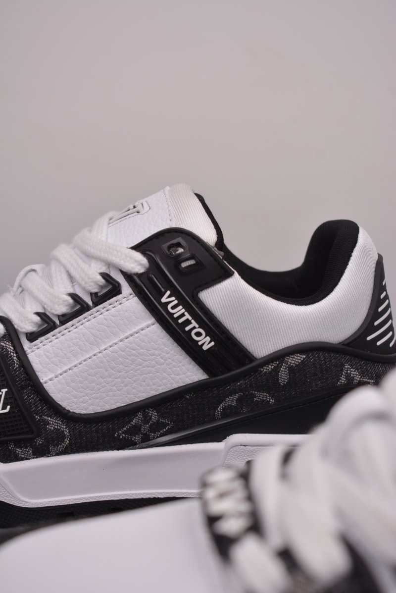 Louis Vuitton Trainer Maxi view