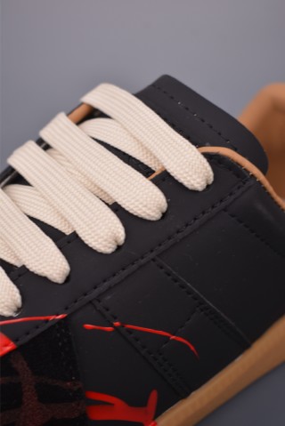 Maison Margiela Replica 'Black' view 7