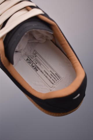 Maison Margiela Replica 'Black' view 9