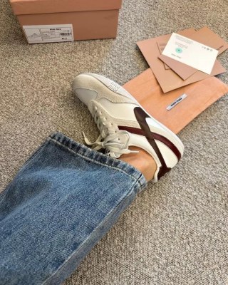 Miu Miu Bellalily view 2