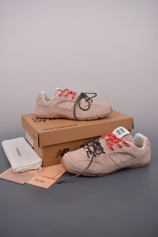 Miu Miu x New Balance 530 view 23