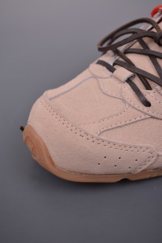 Miu Miu x New Balance 530 view 24