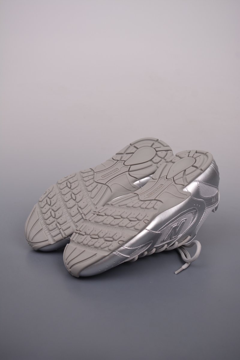 Miu Miu x New Balance 530 view
