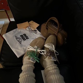 Miu Miu x New Balance 530 view 4