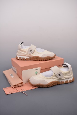 Miu Miu Tyre 'Spring / Summer' view 5