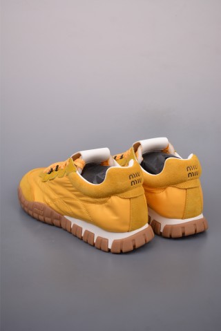 Miu Miu Tyre 'Spring / Summer' view 2