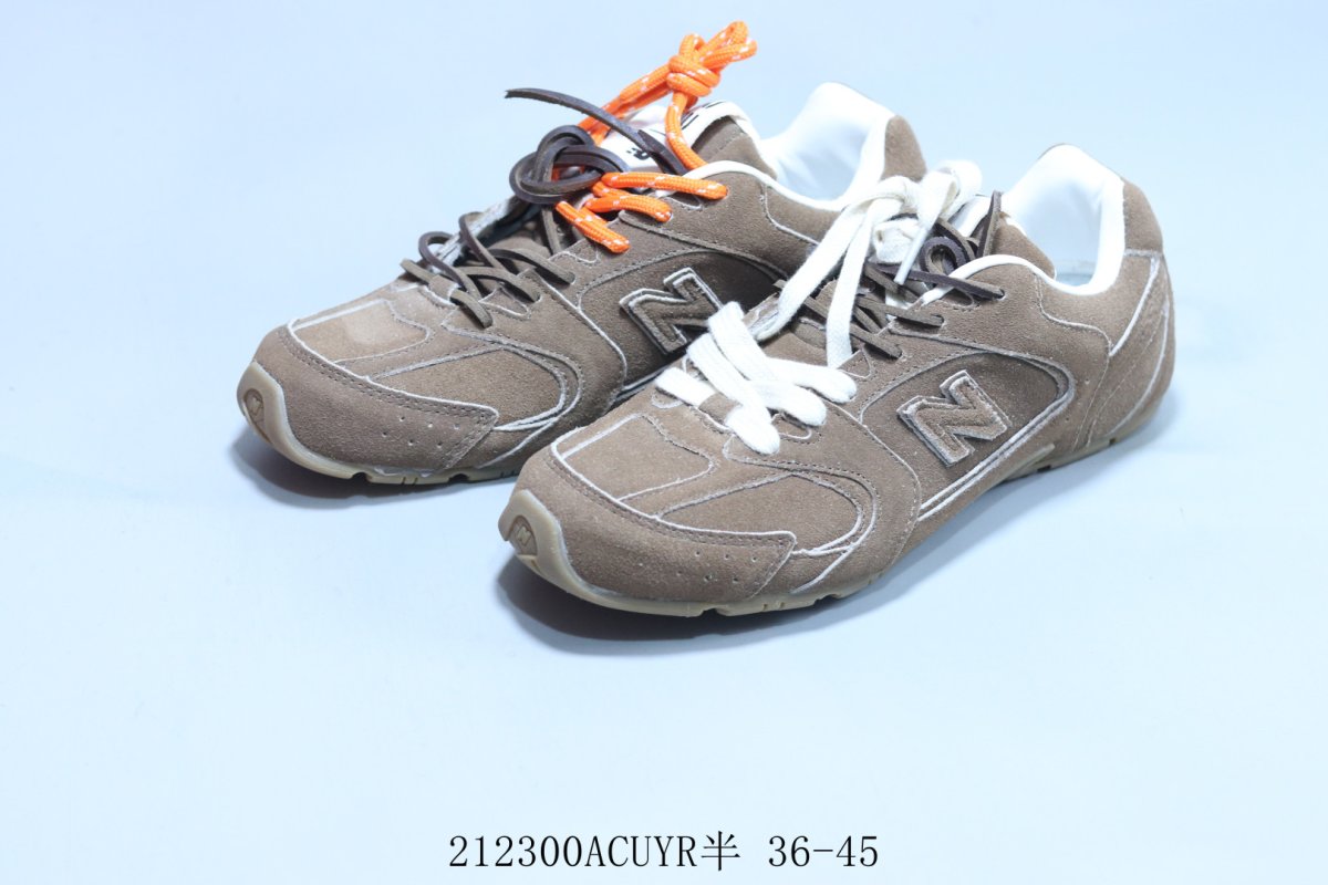 Miu Miu x New Balance NB530 'Couple' view