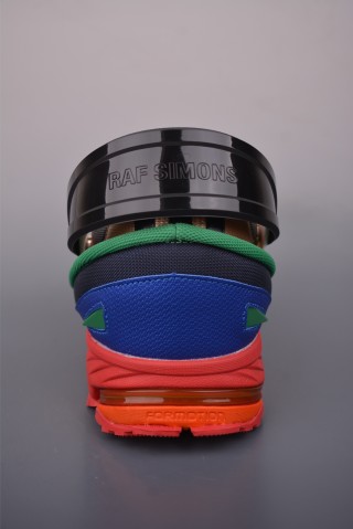 Raf Simons Response Trail view 4