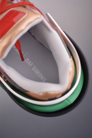 Raf Simons Response Trail view 9