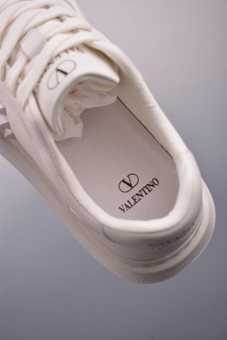Valentino Rockstud Untitled Low Sneaker 'White / Gold' view 9