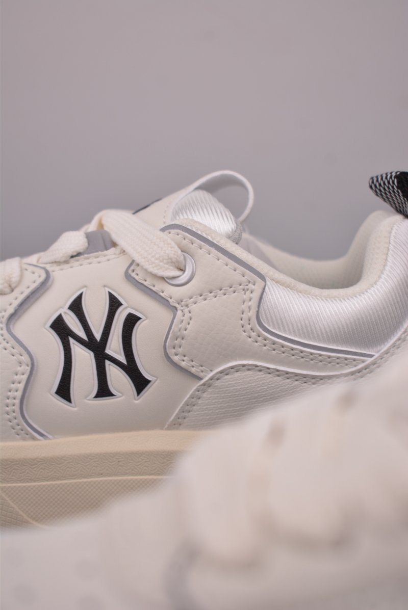 MLB Chunky Curve Liner view
