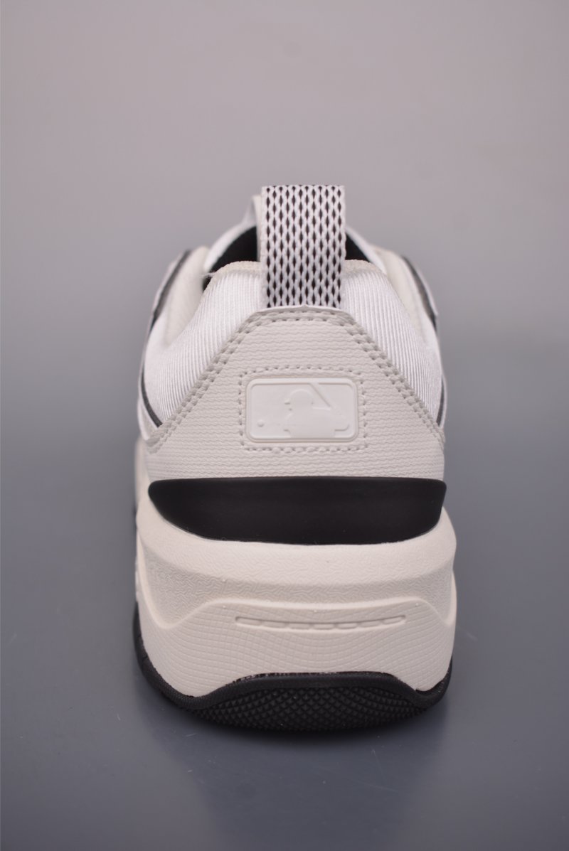 MLB Chunky Liner view