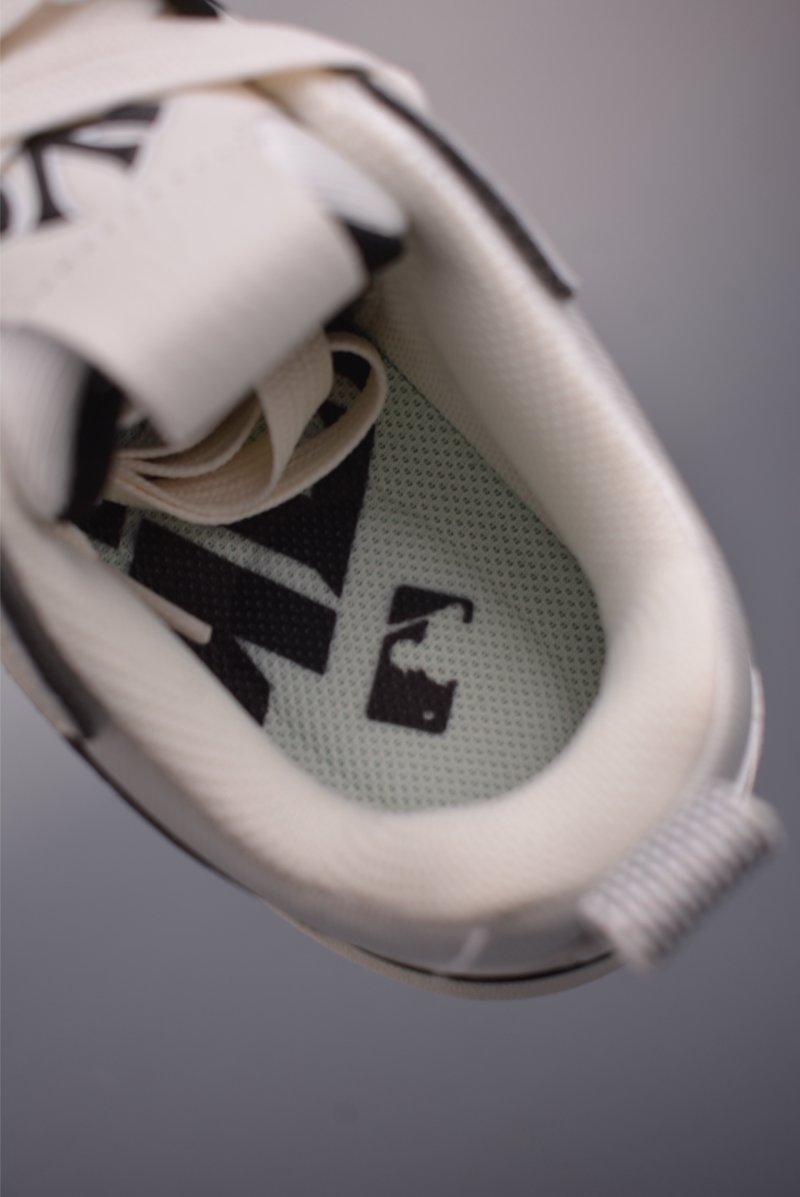 MLB Chunky Liner view