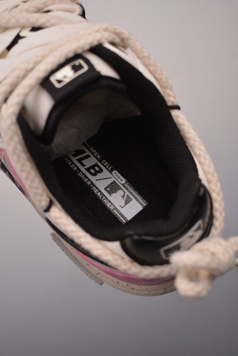 MLB Chunky Liner view