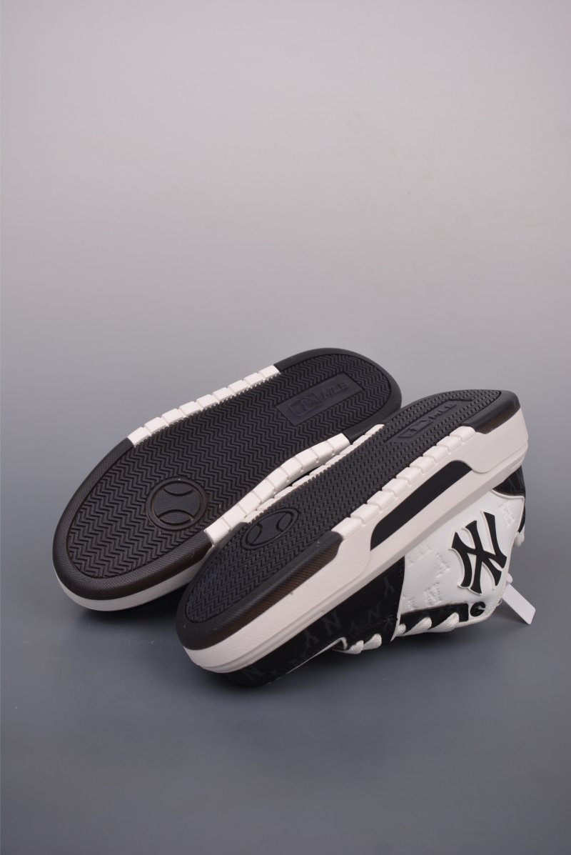 MLB Chunky Liner Embo Monogram view
