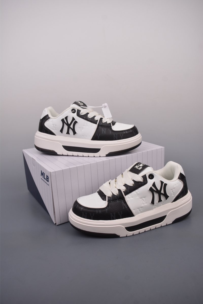 MLB Chunky Liner Embo Monogram view
