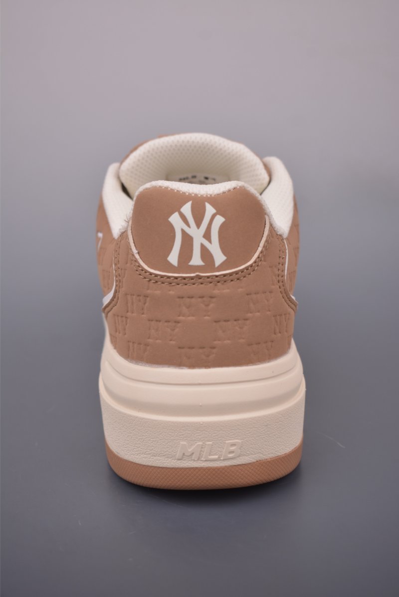 MLB Chunky Liner Embo Monogram view