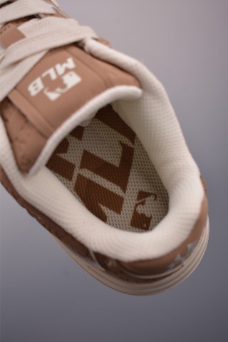MLB Chunky Liner Embo Monogram view 9