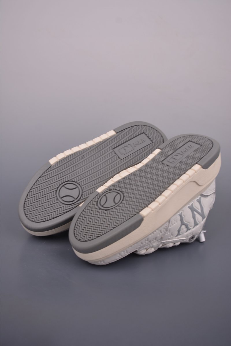 MLB Chunky Liner Embo Monogram view