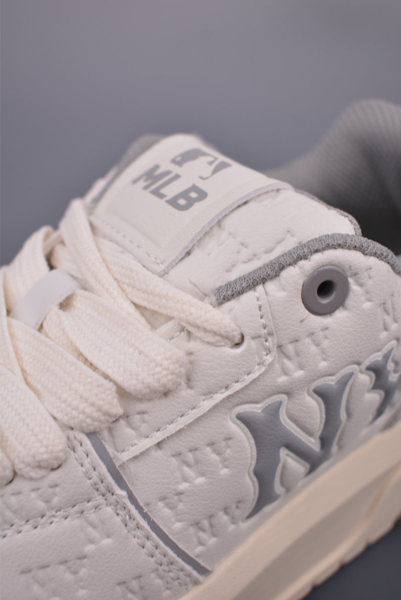 MLB Chunky Liner Embo Monogram view